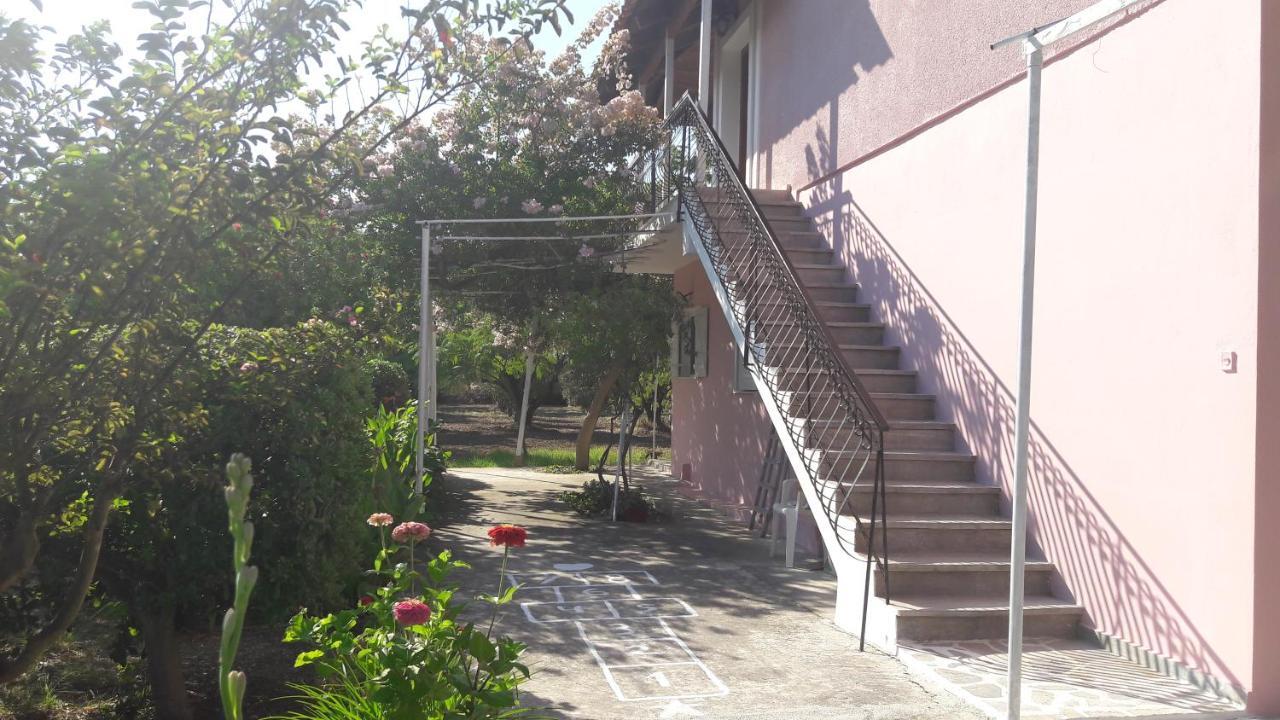 Jerry Apartments Свороната Екстериор снимка