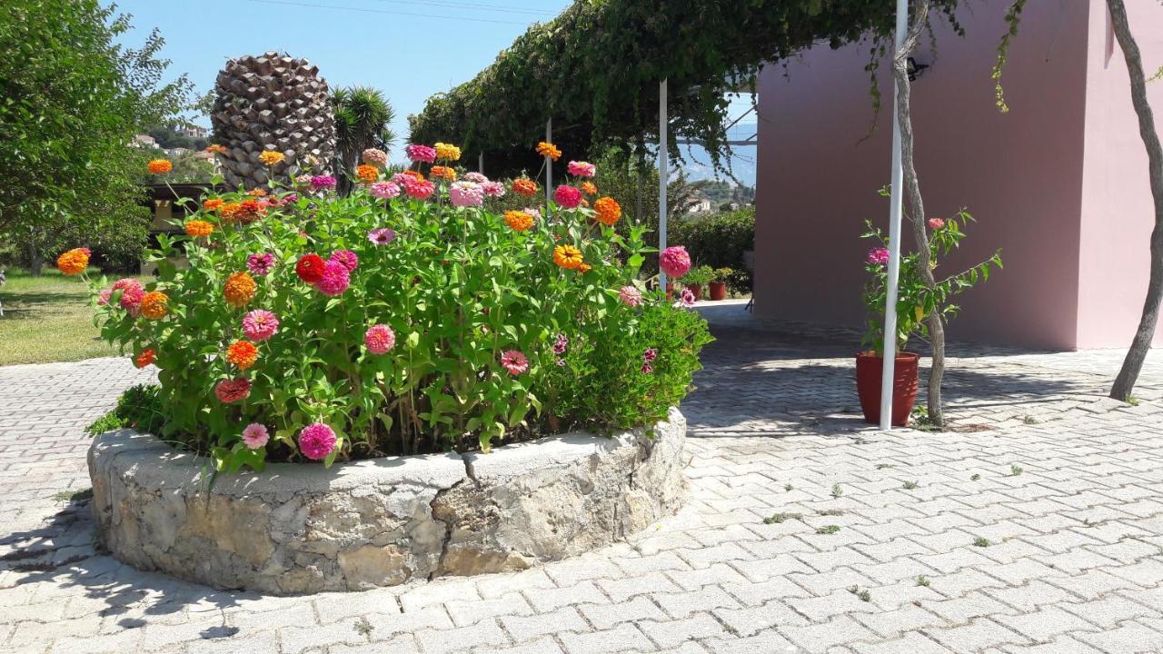 Jerry Apartments Свороната Екстериор снимка